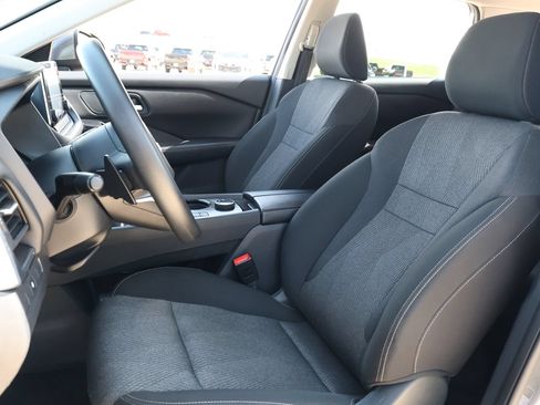 Used 2024 Nissan Rogue SV AWD/4WD image 28
