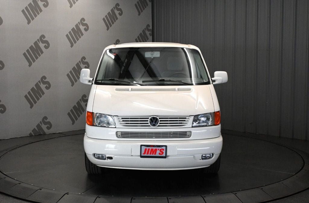 Used 2002 Volkswagen Eurovan MV FWD image 2