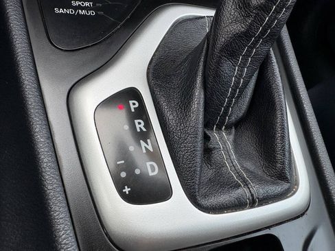 Used 2014 Jeep Cherokee Limited AWD/4WD image 43
