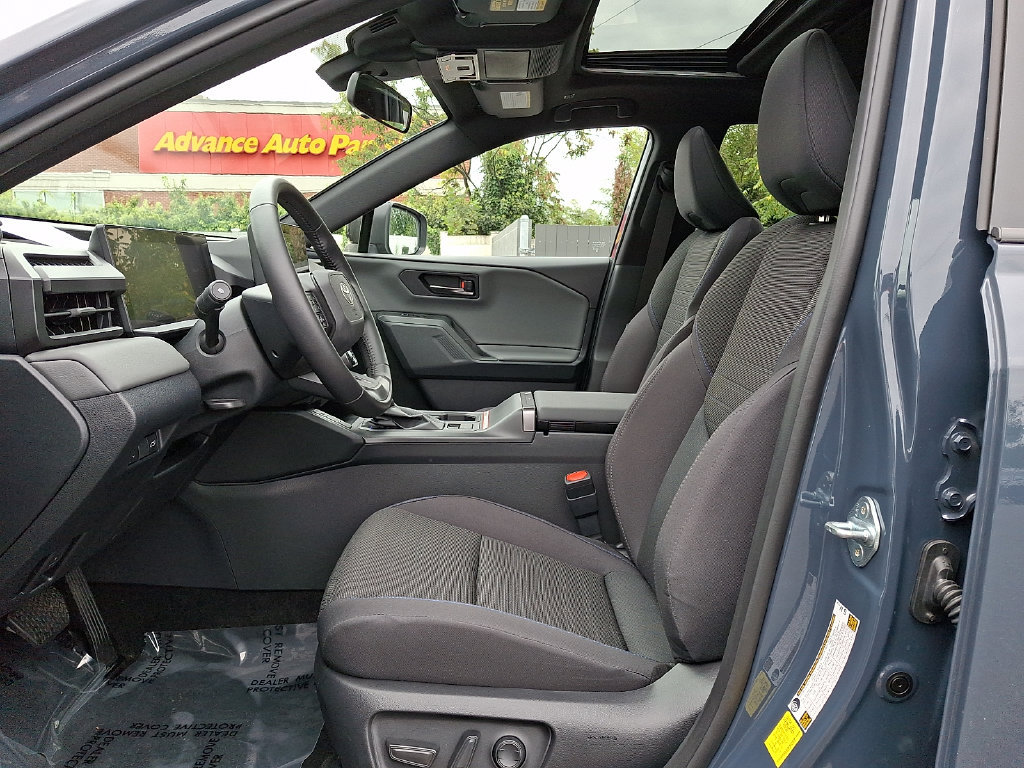 Used 2026 Toyota RAV4 SE AWD/4WD image 14