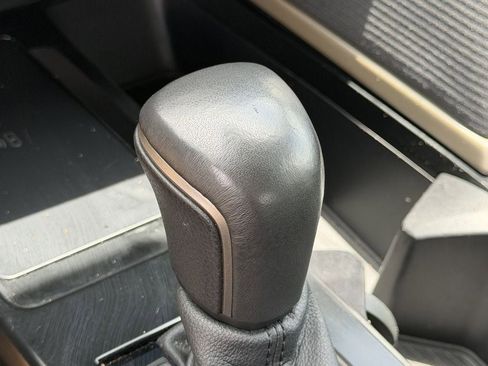 Used 2025 Toyota Camry SE FWD image 21