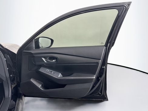 Used 2025 Honda Accord Sport image 31