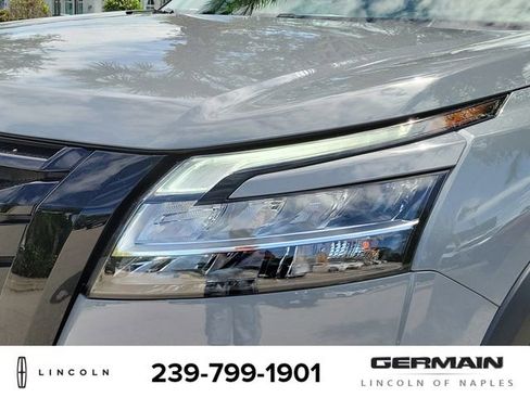 Used 2024 Nissan Pathfinder Platinum AWD/4WD image 14