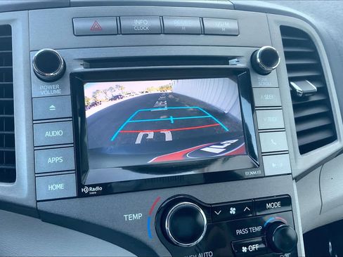 Used 2015 Toyota Venza LE image 27