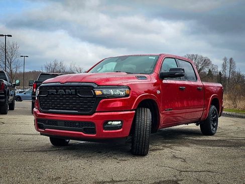 New 2026 RAM 1500 4x4 Crew Cab image 9