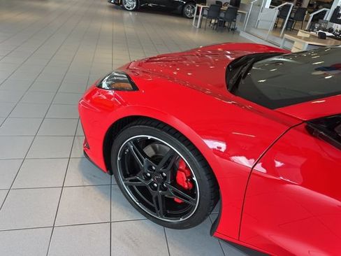 Used 2021 Chevrolet Corvette Stingray Coupe w/ Z51 Performance Package RWD image 17