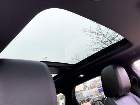 Used 2026 Land Rover Range Rover Evoque Dynamic SE image 14