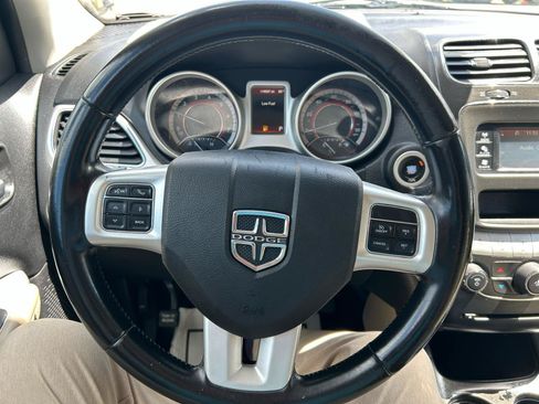 Used 2019 Dodge Journey SE w/ Connectivity Group FWD image 19