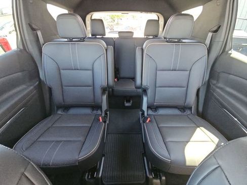 Used 2026 Chevrolet Traverse High Country w/ LPO, Floor Liner Package AWD/4WD image 25