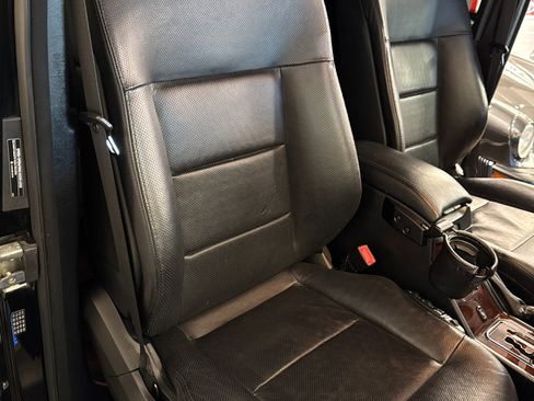 Used 2010 Mercedes-Benz G 550 image 28