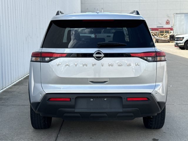 Used 2025 Nissan Pathfinder SV FWD image 5
