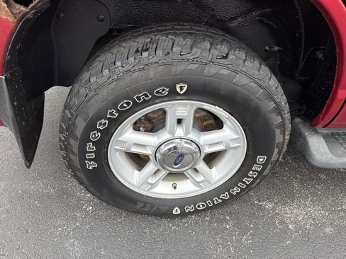Used 2004 Ford Explorer XLT image 22