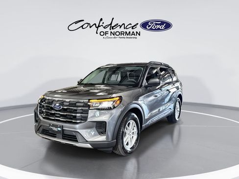 New 2026 Ford Explorer Active RWD image 3