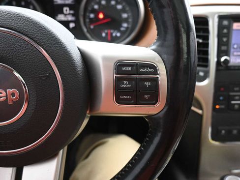 Used 2011 Jeep Grand Cherokee Overland Summit image 16