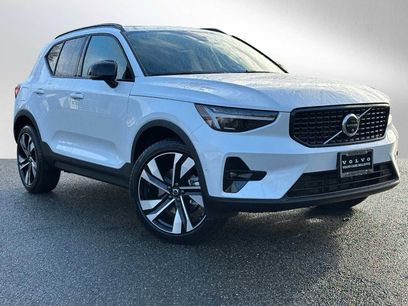 New 2026 Volvo XC40 B5 Plus w/ Climate Package