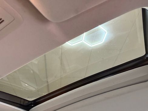 Used 2022 Honda Insight Touring image 4