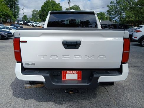 Used 2024 Toyota Tacoma SR5 AWD/4WD image 7