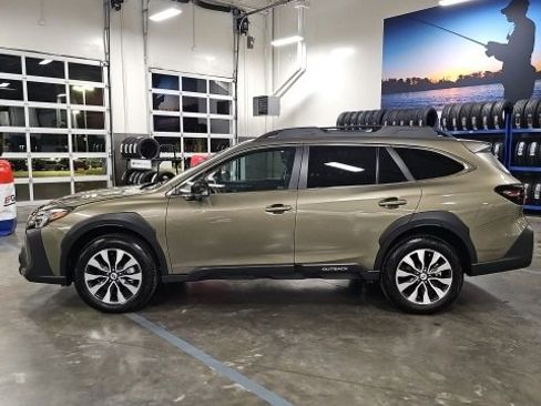 Used 2025 Subaru Outback Limited XT image 9