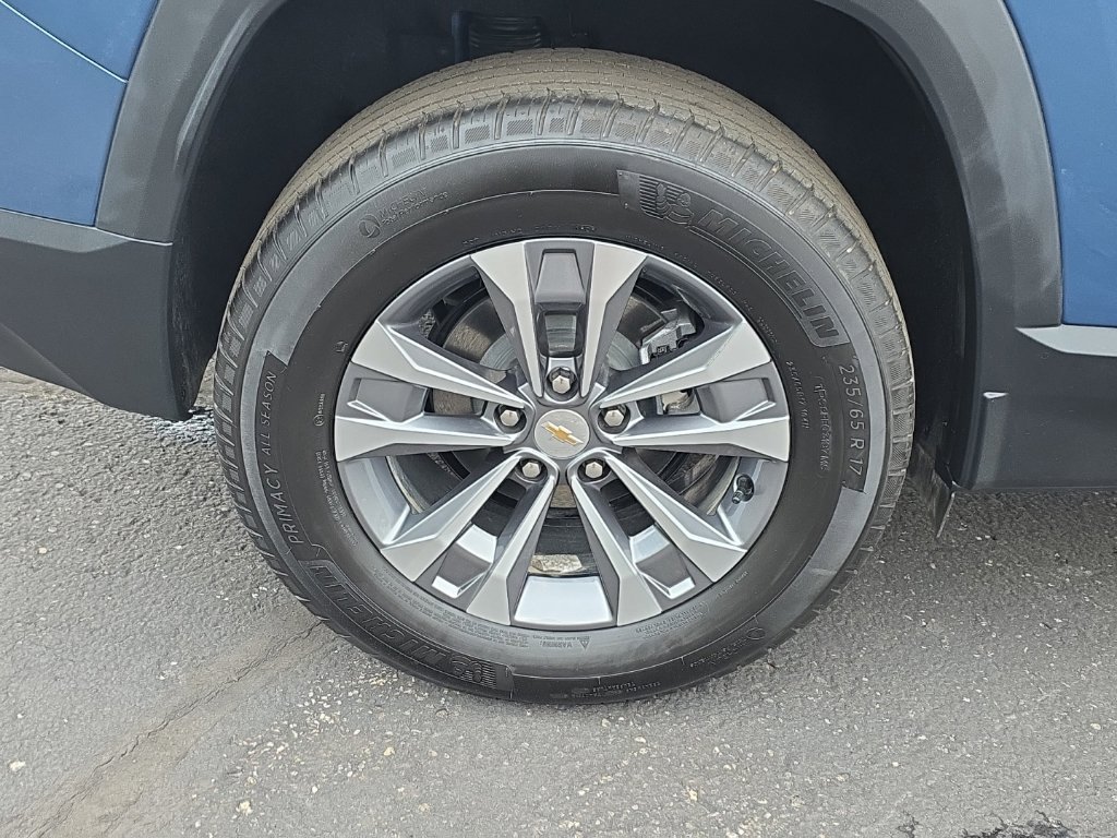 Used 2026 Chevrolet Equinox LT AWD/4WD image 17
