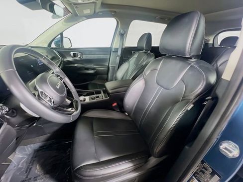 Used 2025 Kia Sorento EX AWD/4WD image 10