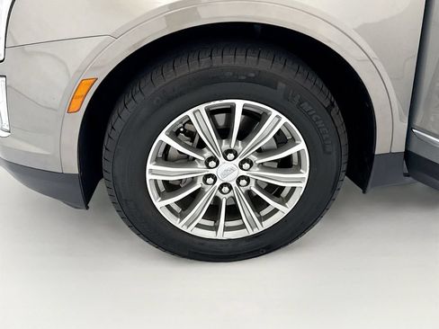 Used 2017 Cadillac XT5 Luxury w/ Driver Awareness Package FWD image 28