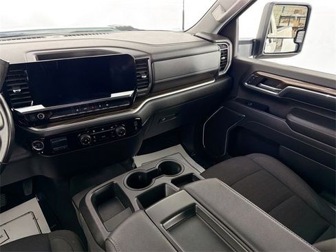 Used 2024 Chevrolet Silverado 2500 LT image 21