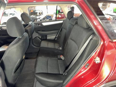 Used 2017 Subaru Outback 2.5i Premium image 62