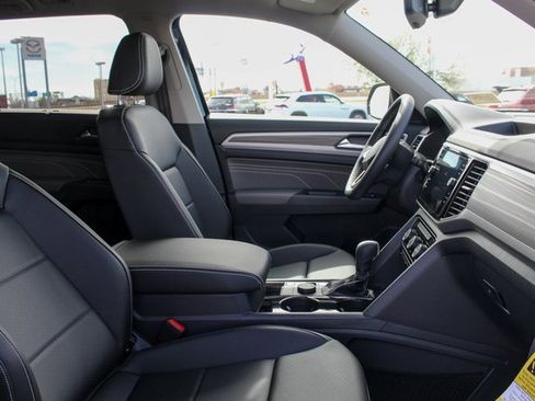 Used 2023 Volkswagen Atlas SEL image 11