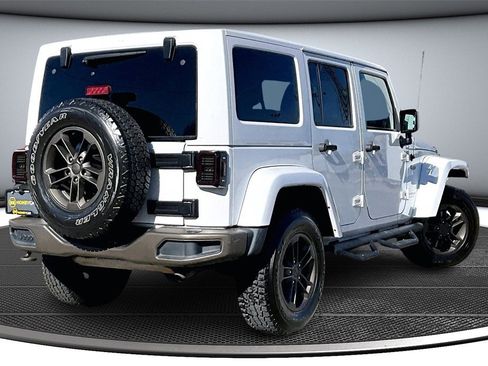 Used 2017 Jeep Wrangler Unlimited Sahara image 6
