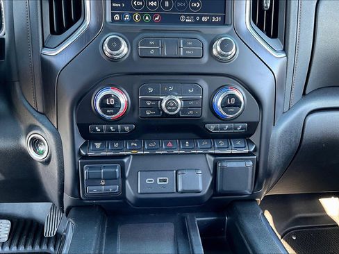 Used 2023 GMC Sierra 2500 AT4 w/ AT4 Premium Plus Package image 24