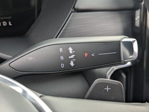 Used 2024 GMC Acadia Elevation image 17