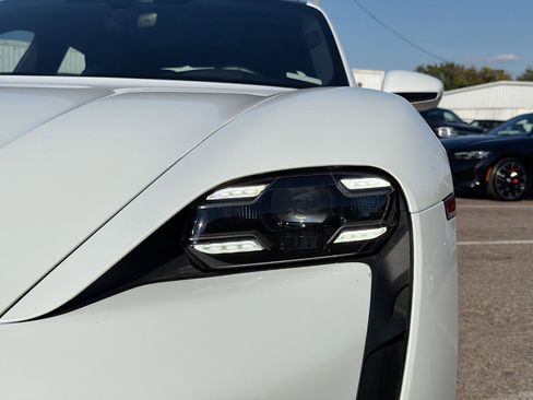 Used 2022 Porsche Taycan Turbo S image 9