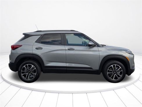 Used 2025 Chevrolet TrailBlazer LT image 11