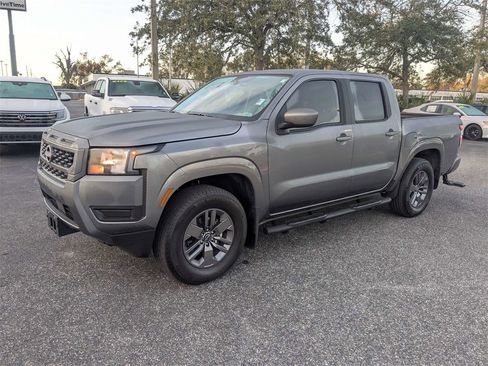 Certified 2025 Nissan Frontier SV w/ Tow Package image 7