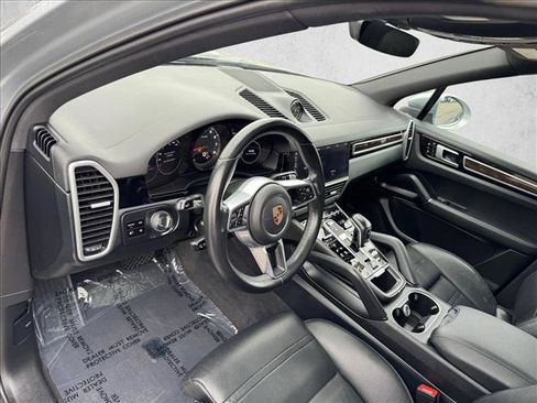 Used 2020 Porsche Cayenne image 12