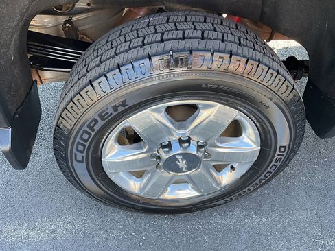 Used 2020 Chevrolet Silverado 2500 LTZ w/ LTZ Premium Package image 17