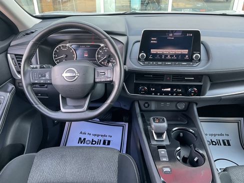 Used 2025 Nissan Rogue SV FWD image 13