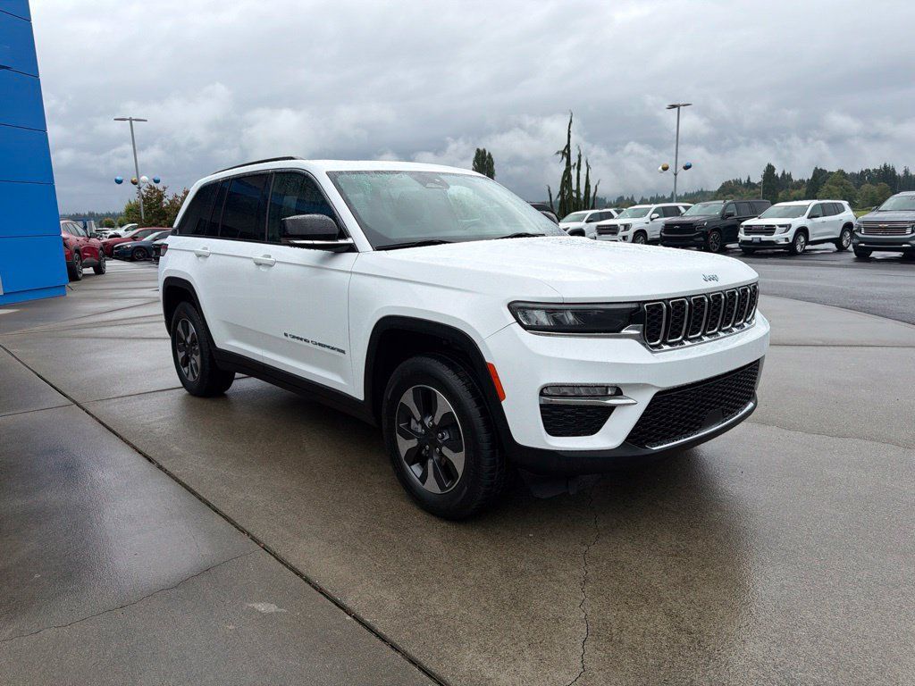 Used 2024 Jeep Grand Cherokee Limited 4xe AWD/4WD image 8