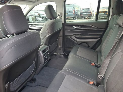 Certified 2023 Jeep Grand Cherokee Laredo w/ Luxury Tech Group I image 20