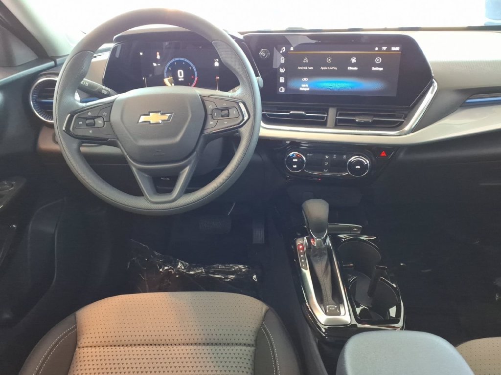 Used 2025 Chevrolet Trax LT w/ LT Convenience Package FWD image 16