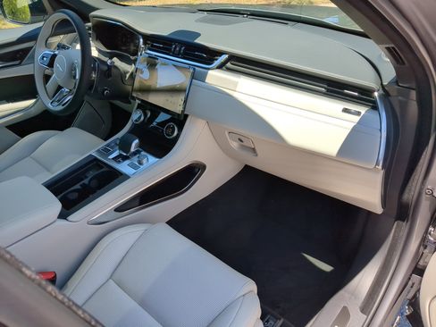 New 2026 Jaguar F-PACE R-Dynamic S image 10