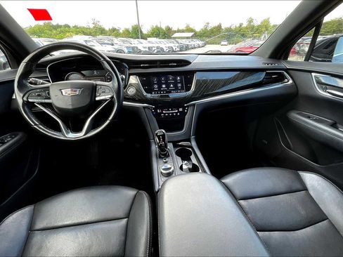 Used 2021 Cadillac XT6 Premium Luxury image 29