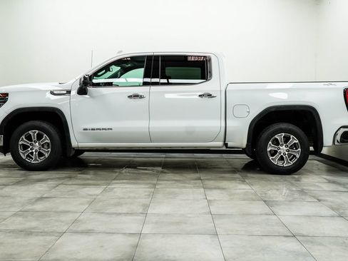 Used 2025 GMC Sierra 1500 SLT AWD/4WD image 8