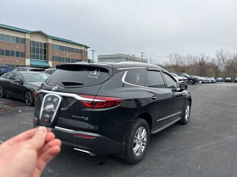 Used 2019 Buick Enclave Essence w/ LPO, Luxury Package image 7