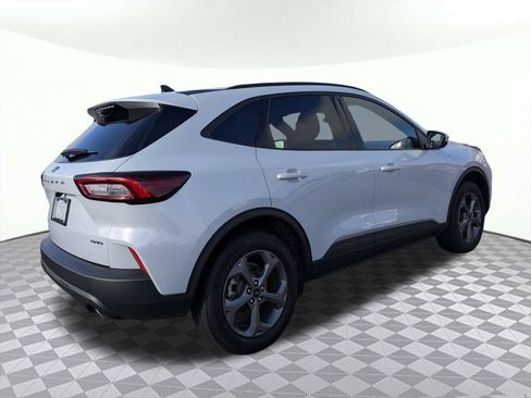 Certified 2025 Ford Escape ST-Line Select AWD/4WD image 3