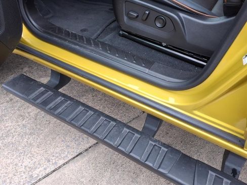 Used 2023 GMC Canyon AT4 w/ AT4 Premium Package image 16