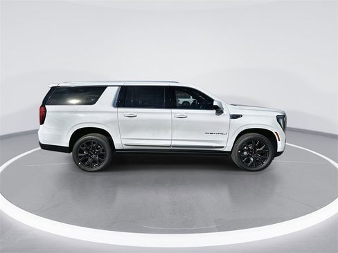 New 2026 GMC Yukon XL Denali w/ Sun & Power Step Package image 9
