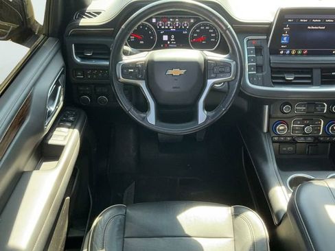 Used 2021 Chevrolet Suburban Premier w/ Premium Package image 14