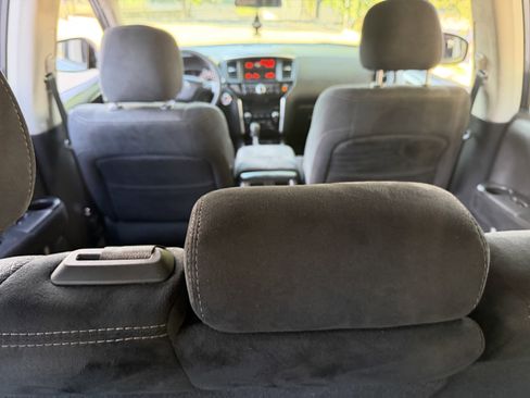 Used 2016 Nissan Pathfinder S FWD image 19