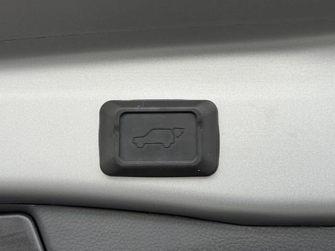 Used 2023 Toyota RAV4 XLE w/ Convenience Package image 17